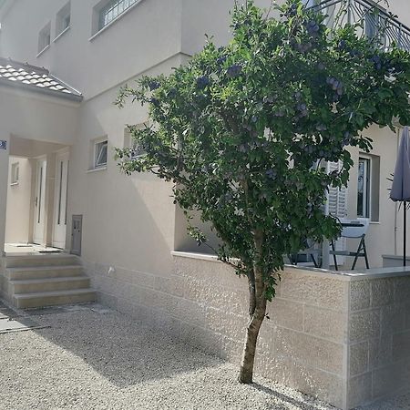 Apartmani Sruk Sukosan Luaran gambar