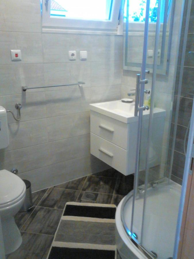 Apartmani Sruk Sukosan Luaran gambar