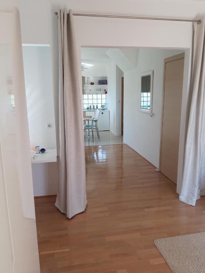 Apartmani Sruk Sukosan Luaran gambar
