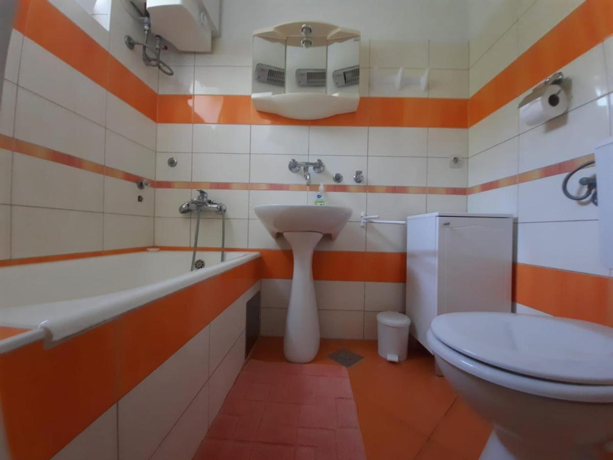 Apartmani Sruk Sukosan Luaran gambar